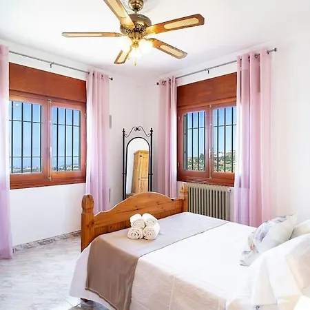 Dream With Parking, Private Pool And Views Villa