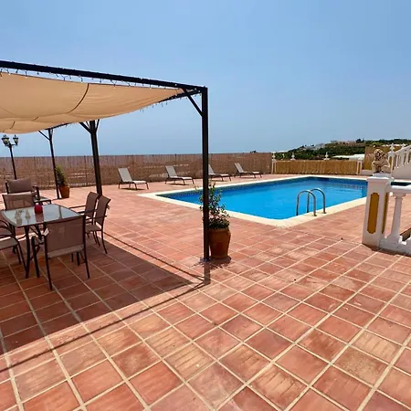 Dream With Parking, Private Pool And Views Villa